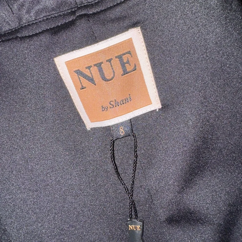 Nue by Shani Black Ruffle-Collar Sheath Midi Dress - Picture 5 of 6